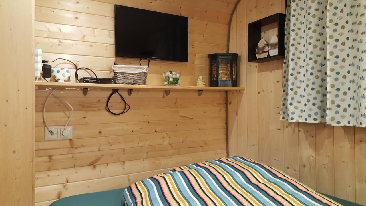Ma roulotte sous les chênes- Au naturel Raon-aux-Bois Extérieur photo